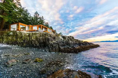 Image de La SIXIÈME PROPRIÉTÉ RÉSIDENTIELLE La Plus Valeur De L'ÎLE Vancouver * Évaluation de la Colombie-Britannique