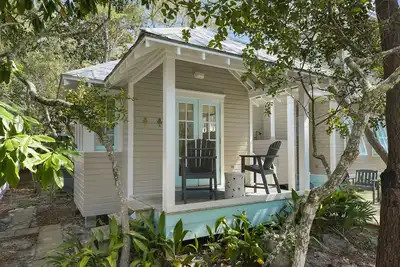 Image de Cottage à un niveau et à une chambre avec canap��-lit - 20% d'économies sur les couleurs de l'automne
