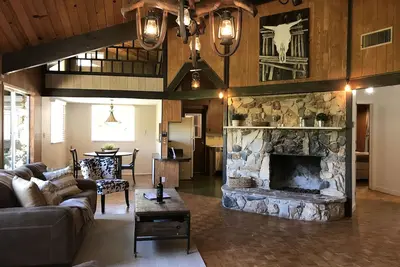 Image de Adelaida Lodge Vintage sur 16 acres