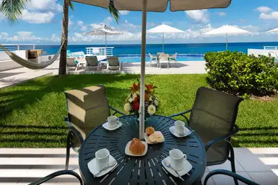 Image de Miramar # 101, condo au bord de la piscine, parfait pour les familles avec enfants!