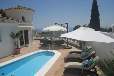 Image de Belle villa, piscine privée, vue imprenable, distance de marche de Mijas Pueblo.