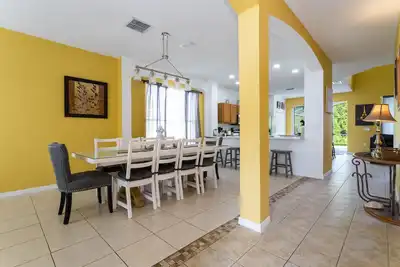 Image de Maison de luxe de 7 chambres avec nouveau bain à remous, 16 personnes