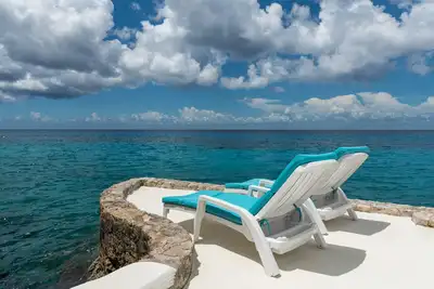 Image de Miramar # 404, condo moderne Oceanfront 2 càc, Rive-Nord, grande plongée en apnée!