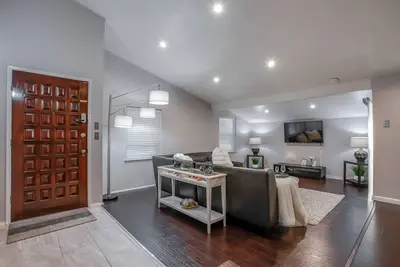 Image de Proche de Richardson / Plano / Dallas, 4 chambres entièrement rénovées.
