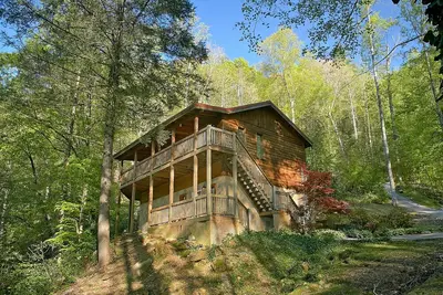Image de Smoky Mountain Cabin situé sur la rivière pour s'amuser en famille