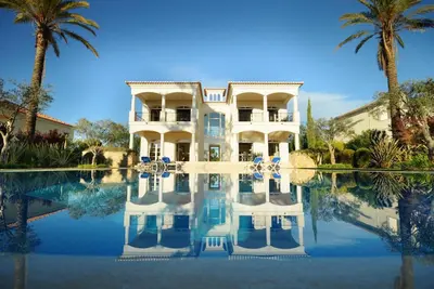 Image de Villa de luxe dans un endroit calme et sécurisé au sein de Vila Sol Golf and Spa Resort