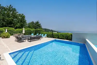 Image de Villa Sole - cinq chambres avec vue sur la mer et piscine privée