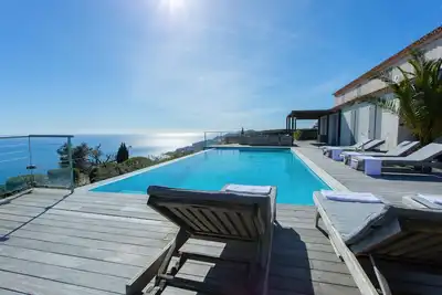 Image de High-end contemporary house, exceptional view, air con, heated pool and jacuzzi