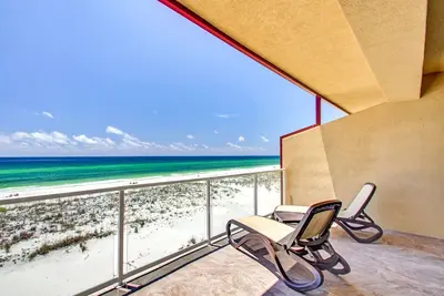 Image de Spacieux Gulf Front Townhome avec une vue imprenable sur le golfe!