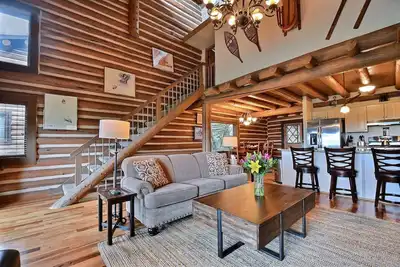 Image de Jusqu'à 25% de réduction! Accès Silver Star Condo-Ski Lift à Pcmr et à la rue principale sans bus