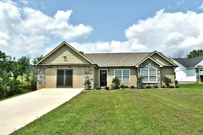 Image de Nouveau! ! Lakefront Home avec 4br \/ 2ba