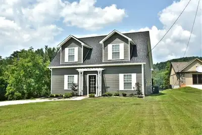 Image de Nouveau! ! Lakefront Home avec 3br \/ 3ba