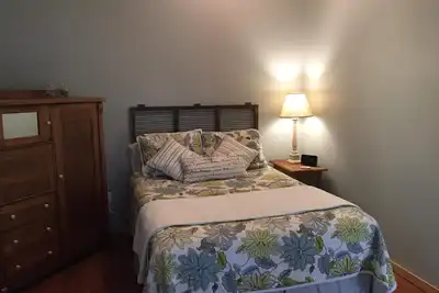 Image de Cottage Guest House confortable sur Mill Pond