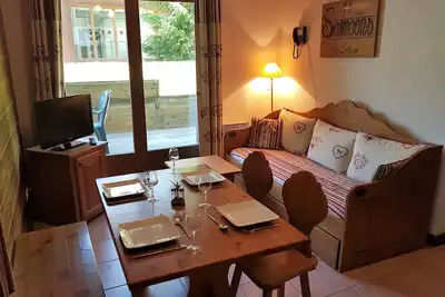 Image de Appartement rez de chaussée, avec grande terrasse.