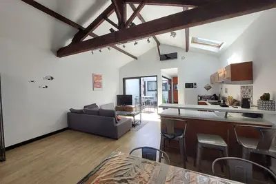 Image de Maison climatisée  ambiance Loft avec patio proche port et plage de l'Aiguillon