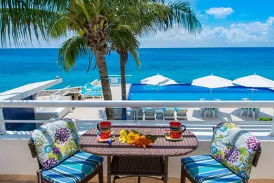 Image de Miramar # 201, charmant condo Oceanfront 1 bdrm, à seulement 2 miles au nord de la ville!