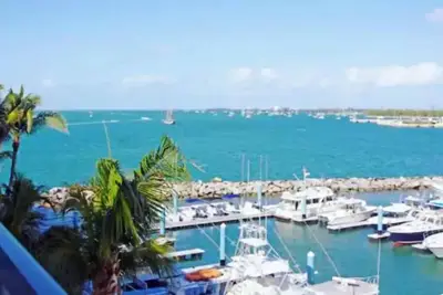 Image de Waterfront Penthouse @ Galleon Resort dans le vieux port de la ville