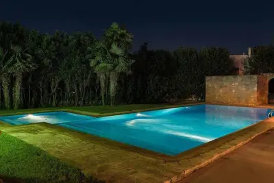 Image de Un manoir du 19e siècle glorieuse avec une belle piscine privée