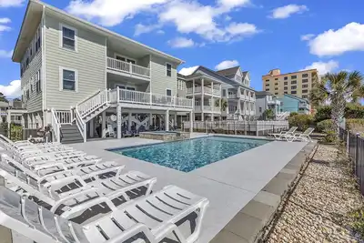 Image de Nostalgique Oceanfront Beach House-Pet friendly!