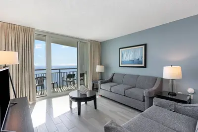 Image de Tarif de dernière minute, Direct Oceanfront 3br / 3ba, Sleep 10, Central Location
