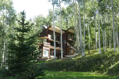Belle retraite privée Telluride avec une vue imprenable, nouveau bain à remous, Wifi gratuit.