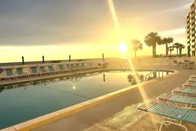 Image de Premier Fl Flow \"Flip Flops Sur La Lune\" Garez les pas de la porte! Configurations de plage gratuites!