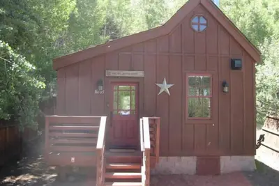 Image de Cabane de luxe historique Truckee River Hideaway