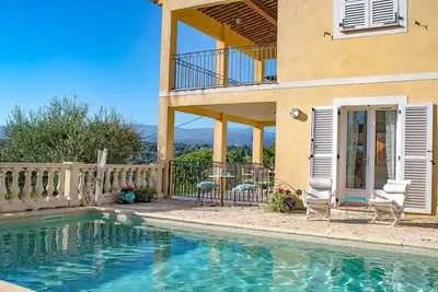 Image de Appartement de 80m² pour 6 personnes avec Vue, Piscine Chauffée, Climatisation. .