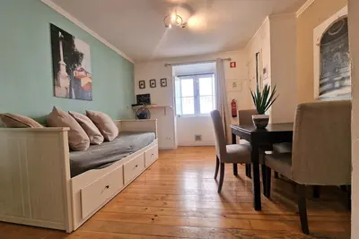 Image de ♥️Charmant appartement sur 2 niveaux🌟Emplacement idéal🌟Coeur Alfama🌟Rare🌟