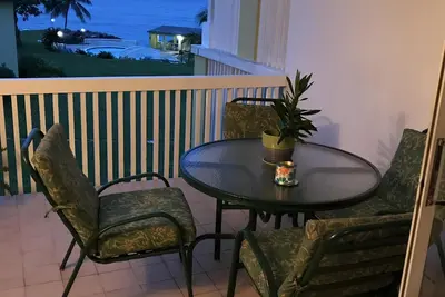 Image de Cozy Beachfront Condo- La maison parfaite, où les enfants séjournent gratuitement
