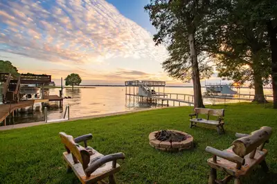 Image de ***** Amazing Waterfront Home *****