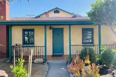 Image de 2 Bed 1 Ba, Cottage Grand Pa, Rentasl de vacances Ă long terme, sur un budget? 99 $ / nuit