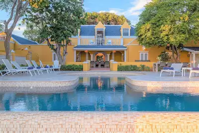 Image de Domaine exclusif avec piscine privée et plage pour 2 à 20 personnes