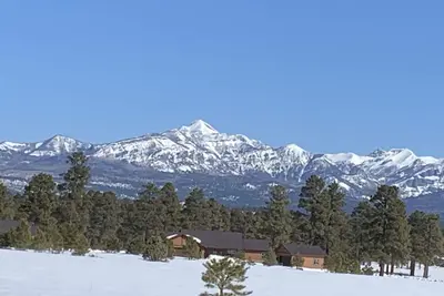 Image de Lakefront Home with Mountain and Golf Course Views