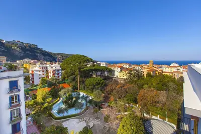 5 chambres, 5 salles de bain attenantes près de la plage