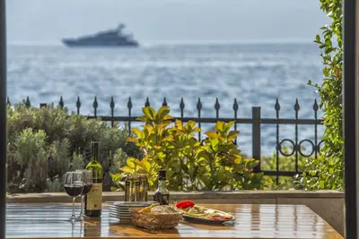 Image de Maison individuelle au bord de l'eau. Entièrement rénové en 2017. 3 B, 2br
