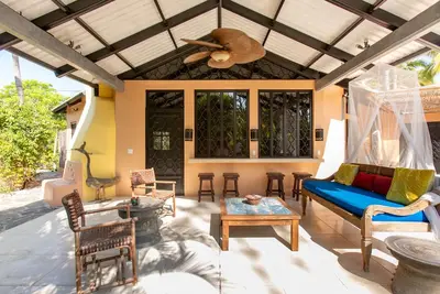 Image de Compose PRIVÉ Avec Piscine près de la plage