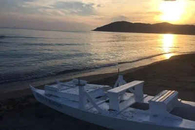 Maison typique avec jardin à 4 minutes à pied de la mer, à Marina di Carrara