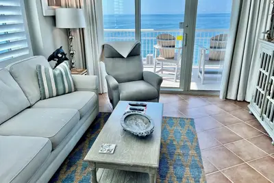 Image de Tour de cristal 1701, E. Unité de coin Deux suites king chacune avec salle de bain privée et balcon