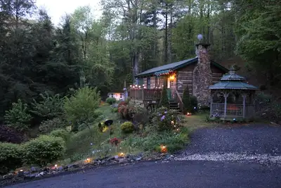 Image de Mountain Retreat w / Beautiful Garden Views! Wifi. Belvédère. Proche de la ville. En marchant.