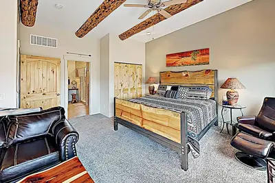 Image de Moab Luxury 3 Suite, 3. 5 salles de bain, Annuler Free *, 13 couchages, 8 lits, Piscine \/ cuve thermale, Grill, WiFi, Ac, à proximité