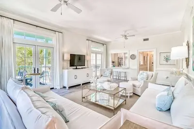 Image de Spacieux 2 Br Condo en face du Beach Club | 2 vélos