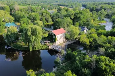 Image de Escapades De L'ÎLE Mill ~ Nuitée en basse saison ~ Cascades ~ Baignoire ~ Entree Privee