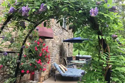 Image de Appartement De Luxe ~ Vues Mtn ~ 2m Dtn ~ Acces A La Piscine Et Au Spa