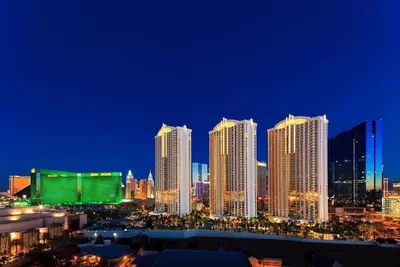 Image de Signature au Mgm 1br balcon suite, tour 1. <br>