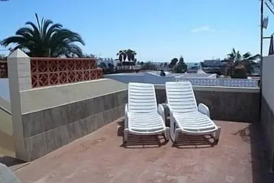 Image de Belle maison pittoresque avec terrasse privée sur le toit et vue magnifique sur la mer<br>