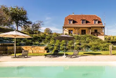 Image de Villa de luxe au bord de la piscine Ă Montignac