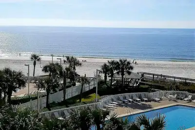 Image de ** RÉDUIT Le Reste De Septembre! Reserve Maintenant! Exquis sur le condo de la plage!