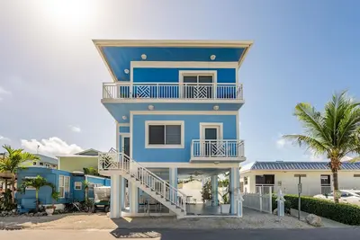 Image de Nouveau Key Largo Home in resort