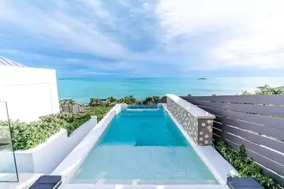 Image de Brand New Beachfront moderne 2brdm \/ 2bath avec piscine et vue incroyable!